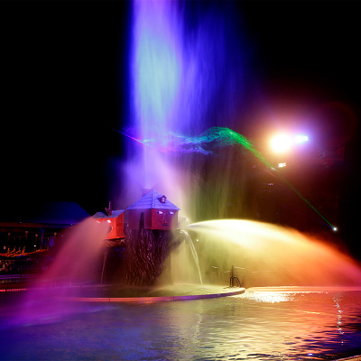 サマーランドのナイトプール