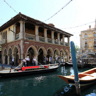 ゴンドラに乗って気分はベネツィア旅行！
