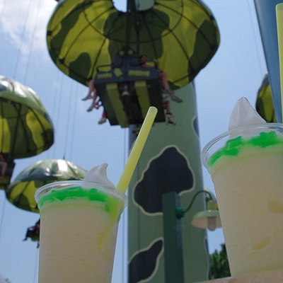 パラシュートに乗って急降下