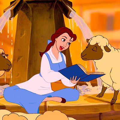 店内で展示されている本＝この青い本