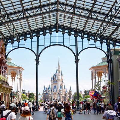 ちょっと先に見えるシンデレラ城がきれい！