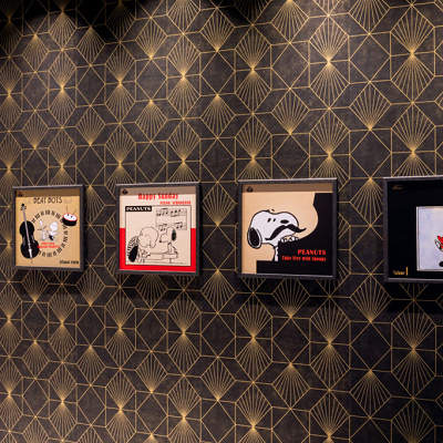 ピーナッツジャズルームの装飾はジャズのレコードジャケット風