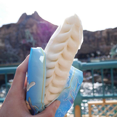 片手で持てちゃうのが食べ歩きのポイントです♡