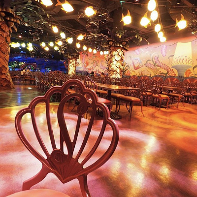 広々とした店内にはこだわりがたくさんあります♡