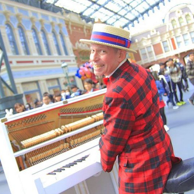 シーズンに合わせた音楽を演奏してくれます！