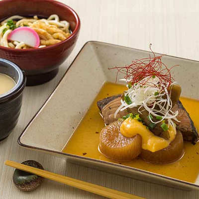 本日の魚料理とうどん膳