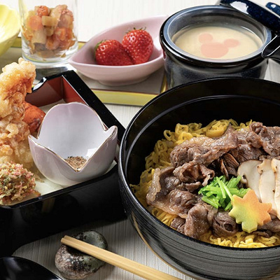 おすすめの秋ディズニーフード：松茸と和牛のまぶし丼セット