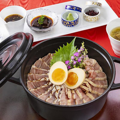 鮪のココットご飯　四種のバリエーション 大和芋ともずくのスープ添え