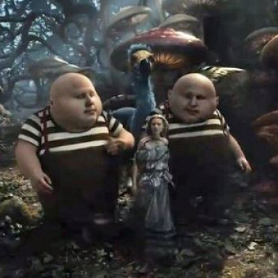 トゥィードルダムとトウィードルディ