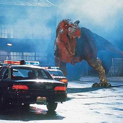 人を襲うティラノサウルス