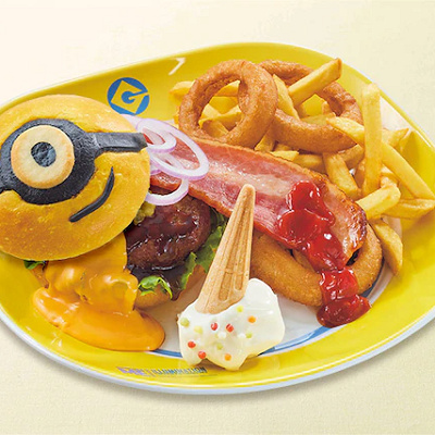 USJ秋フード：ミニオン・ビッグベーコンチーズバーガー・プレート