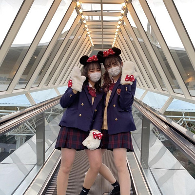 私たち、お手手までミニーなの。