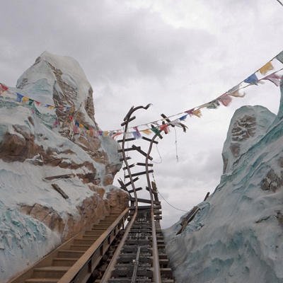 イエティに破壊された線路、これからどうする？！