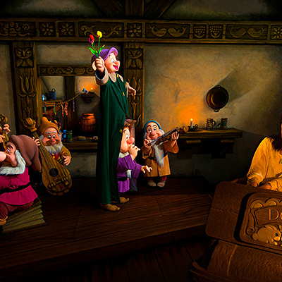 アトラクションや、グリーティングで会うことができます