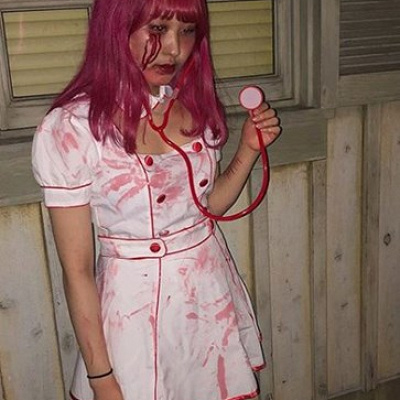 目から血がたら～りゾンビナース