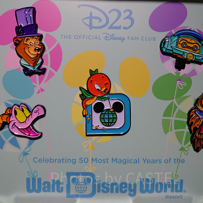 2021年の「D23」のコレクターキットのピンバッジ