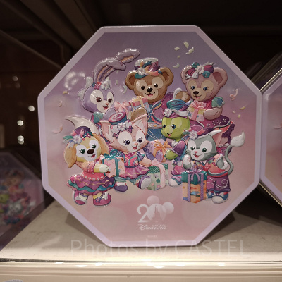 20250710香港ディズニー20周年「ダッフィー&フレンズ・グランドセレブレーショングッズ」:キャンディー缶