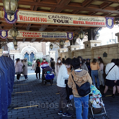 20周年ガチャガチャ：タワー・オブ・テラー・メモラビリアの待機列