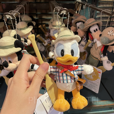 39周年ぬいぐるみバッジ（ドナルド）