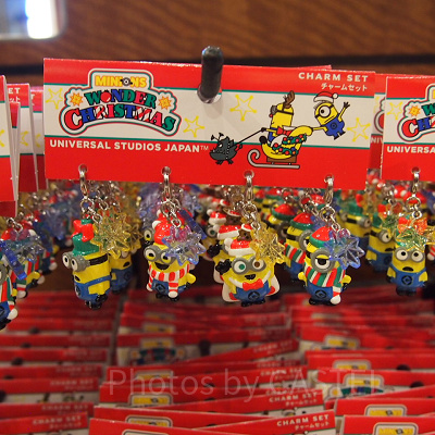 クリスマスコーデの4人がセットになったチャーム