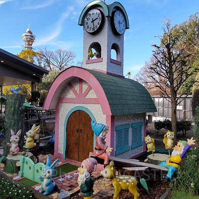 白雪姫をモチーフにした時計台
