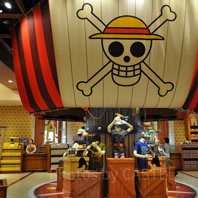 麦わらの一味をイメージした店内:USJカリフォルニアコンフェクショナリー