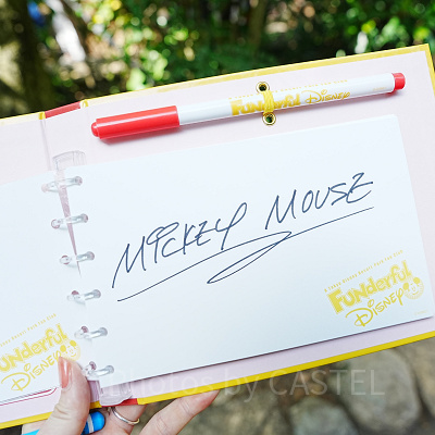 キャラクターからのサインは宝物になる