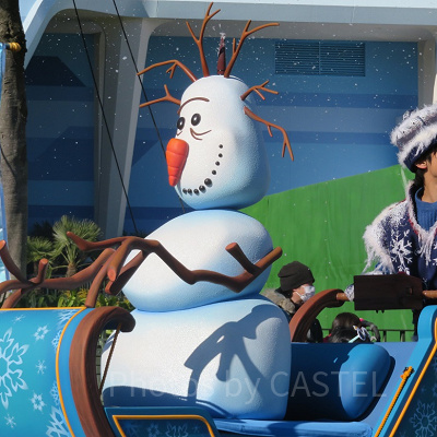 ダンサーさんが押しているソリ