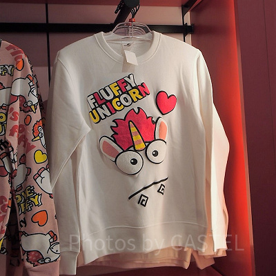 フラッフィの顔が印象的なトレーナー