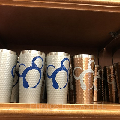 和の雰囲気を感じる２色のコップ