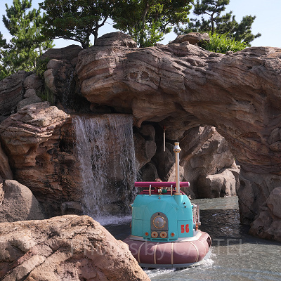 アクアトピアの陸側コースにある滝