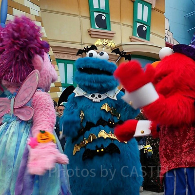 アビー、クッキーモンスター、エルモ/ハロウィーン（2018年)