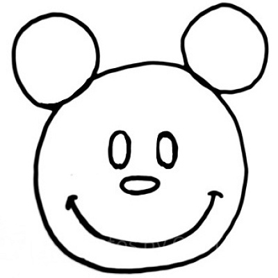 えくぼ（？）を入れるとよりミッキーらしくなりますね！