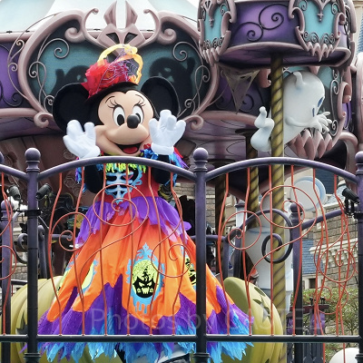 スプーキー“Boo！“パレードのミニーちゃん