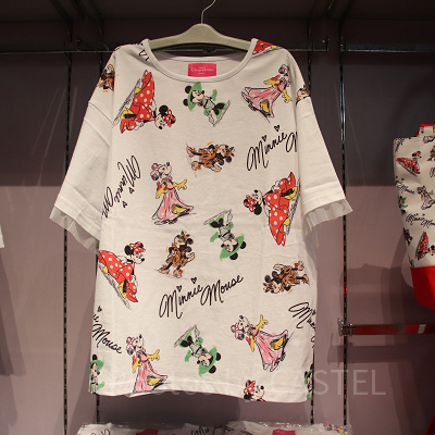総柄Tシャツ