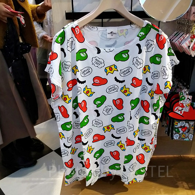 総柄Tシャツ