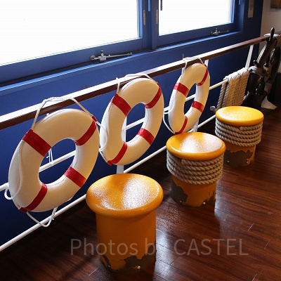 まるで船の中にいるようなエレベーターホール