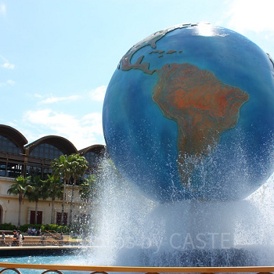 ゲストを迎えてくれるアクア・スフィア