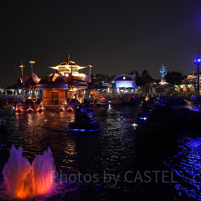 アクアトピア：夜は幻想的な雰囲気