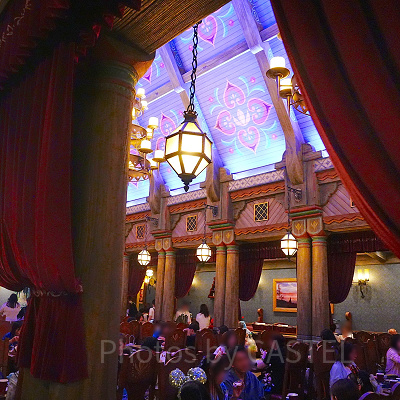 アレンデール・ロイヤルバンケットのダイニング（大広間エリア）