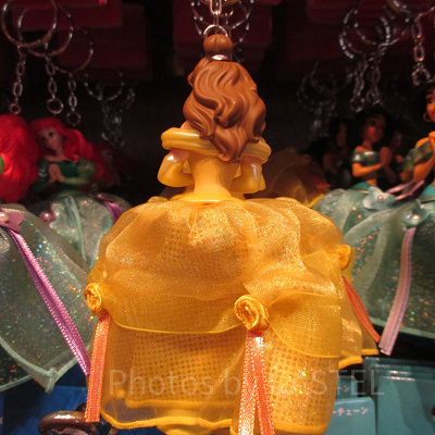 フィギュアキーチェーン裏