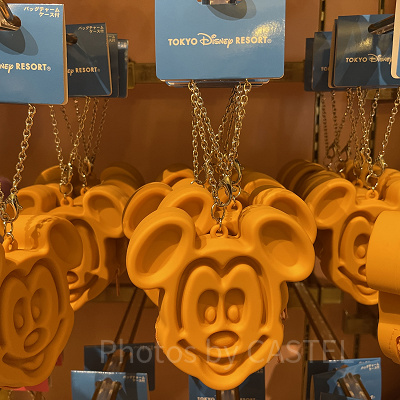 ミッキーワッフルのケース付きバッグチャーム