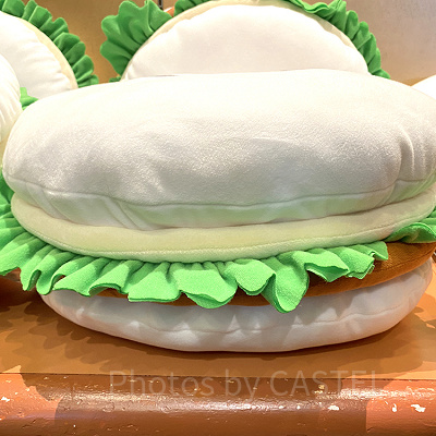 ベイマックスバーガーのクッション（横から見たところ）