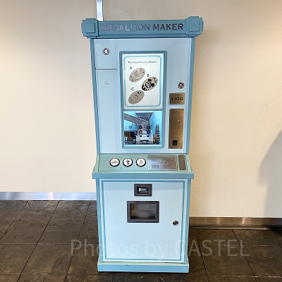 ベイサイド・ステーションのメダリオンメーカー