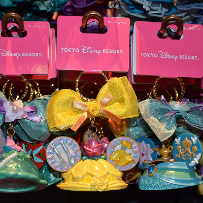 ベルのイヤーハット型キーチェーン