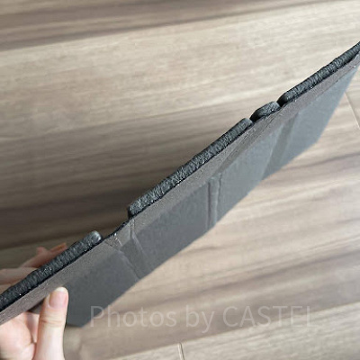 黒のポータブルクッションの厚み