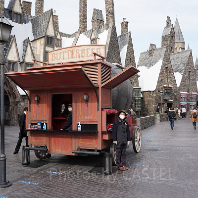 ハリーポッターエリアのバタービールカート