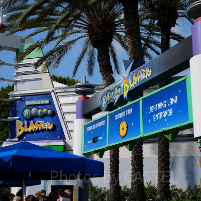 カリフォルニアアナハイムディズニーのアトラクション：バズ・ライトイヤーのアストロブラスター