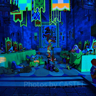 カリフォルニアアナハイムディズニーのアトラクション：眠れる森の美女の城ウォークスルー