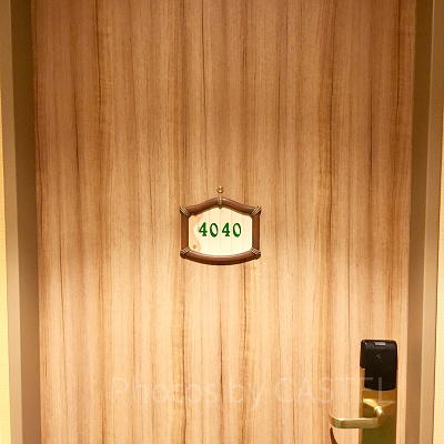 セレブレーションホテルの客室の扉